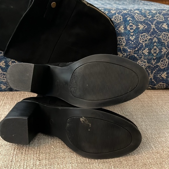 💛 woman’s black suede boots size 8 - Picture 6 of 7